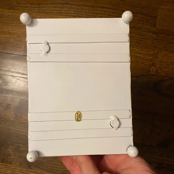 Silver Jewelry Stand with Yellow Base - Picture 11 of 11